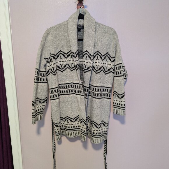 Thick cozy tie cardigan - Picture 1 of 3